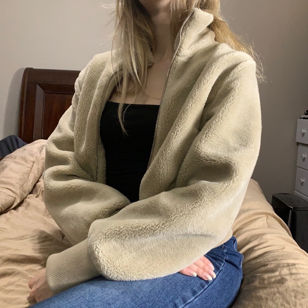 ✨NEW✨ Sherpa Cropped O-Ring Jacket- Taupe - Picture 4 of 6